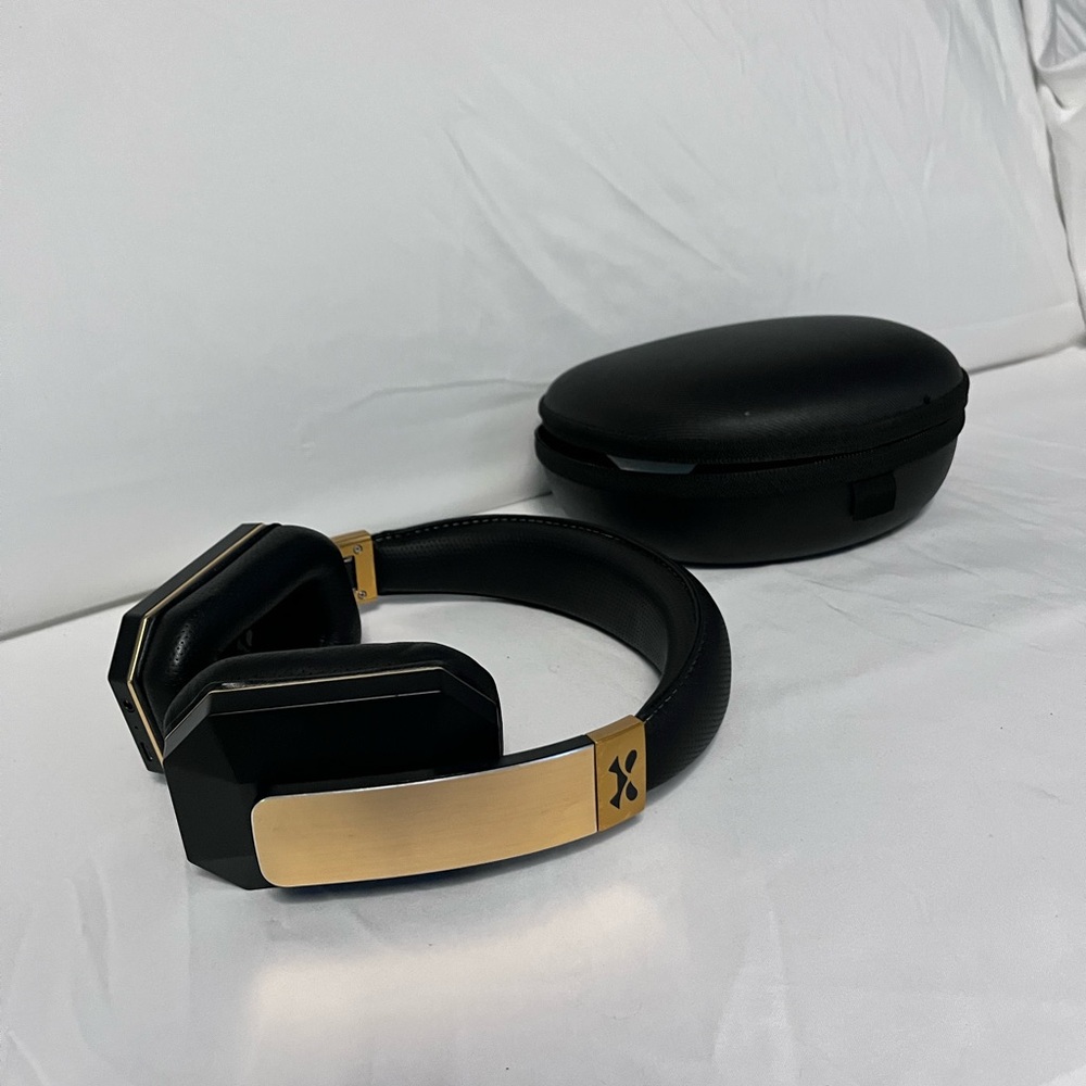 Ghostek Black and Gold Wireless Over-Ear Headphones with Case